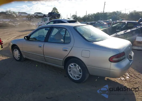 1996 Nissan Altima Xe/Gxe/Se/Gle z USA, uszkodzony, nr VIN 1N4BU31D5TC138562